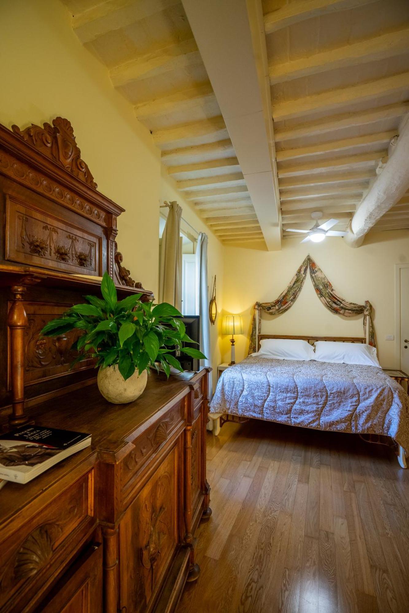Couette-café Palazzo Rocchi - Residenza D'epoca 3*