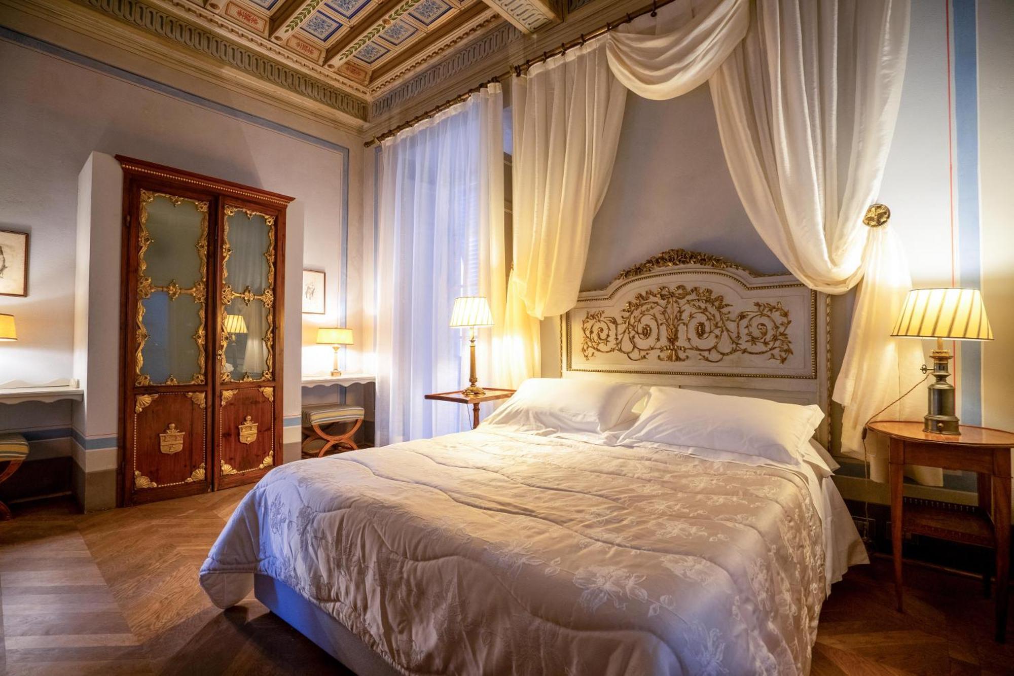 Palazzo Rocchi - Residenza D'epoca Couette-café Lucques