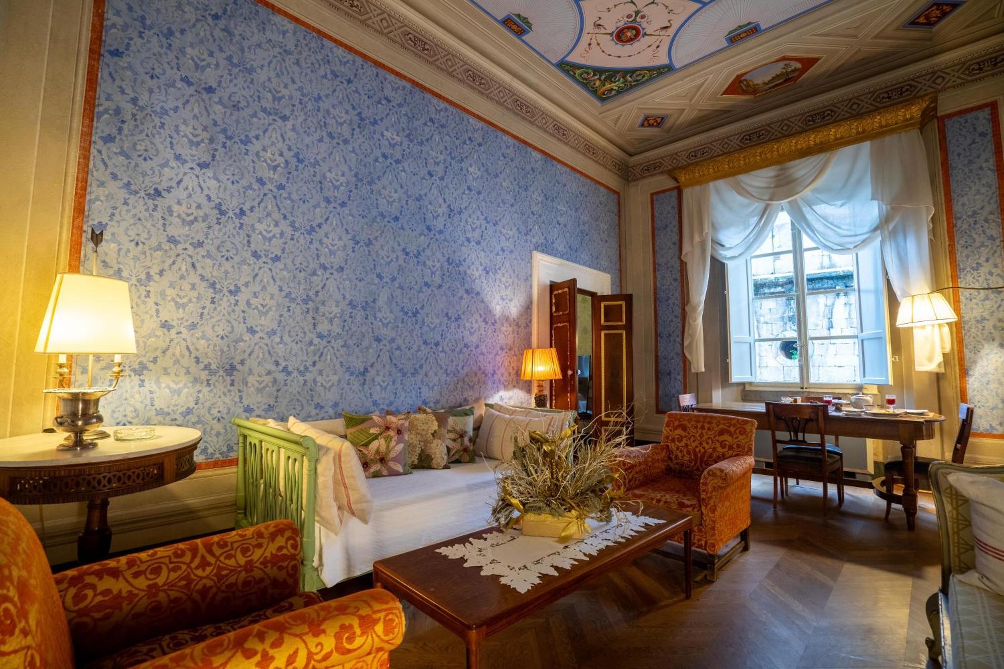 Palazzo Rocchi - Residenza D'epoca Couette-café 3*