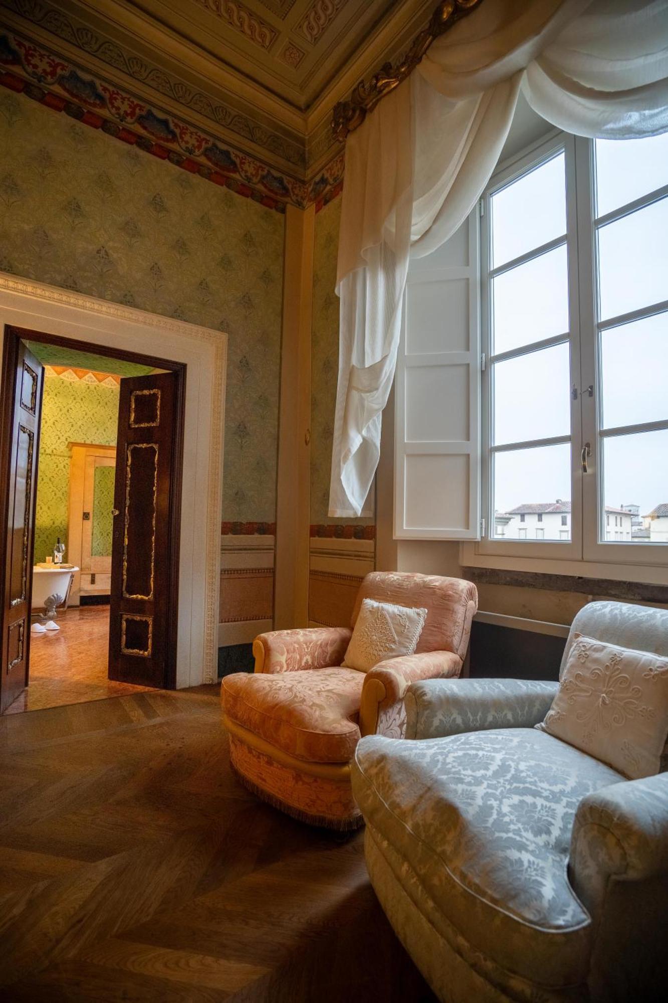 Couette-café Palazzo Rocchi - Residenza D'epoca Lucques